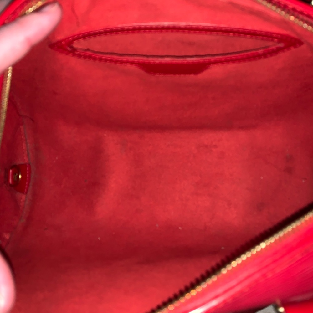 Louis Vuitton Epi Red Shoulder Bag - Picture 10 of 13